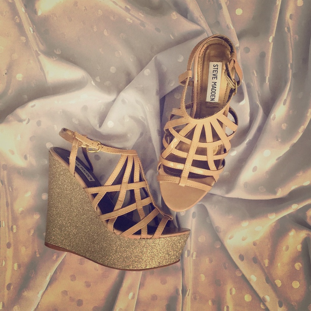 SOLD! Steve Madden leather cage top nude wedges
